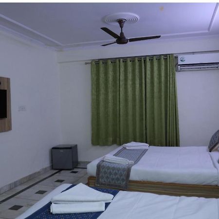 Hotel Star Palace - Near Karol Bagh Metro Δελχί Εξωτερικό φωτογραφία