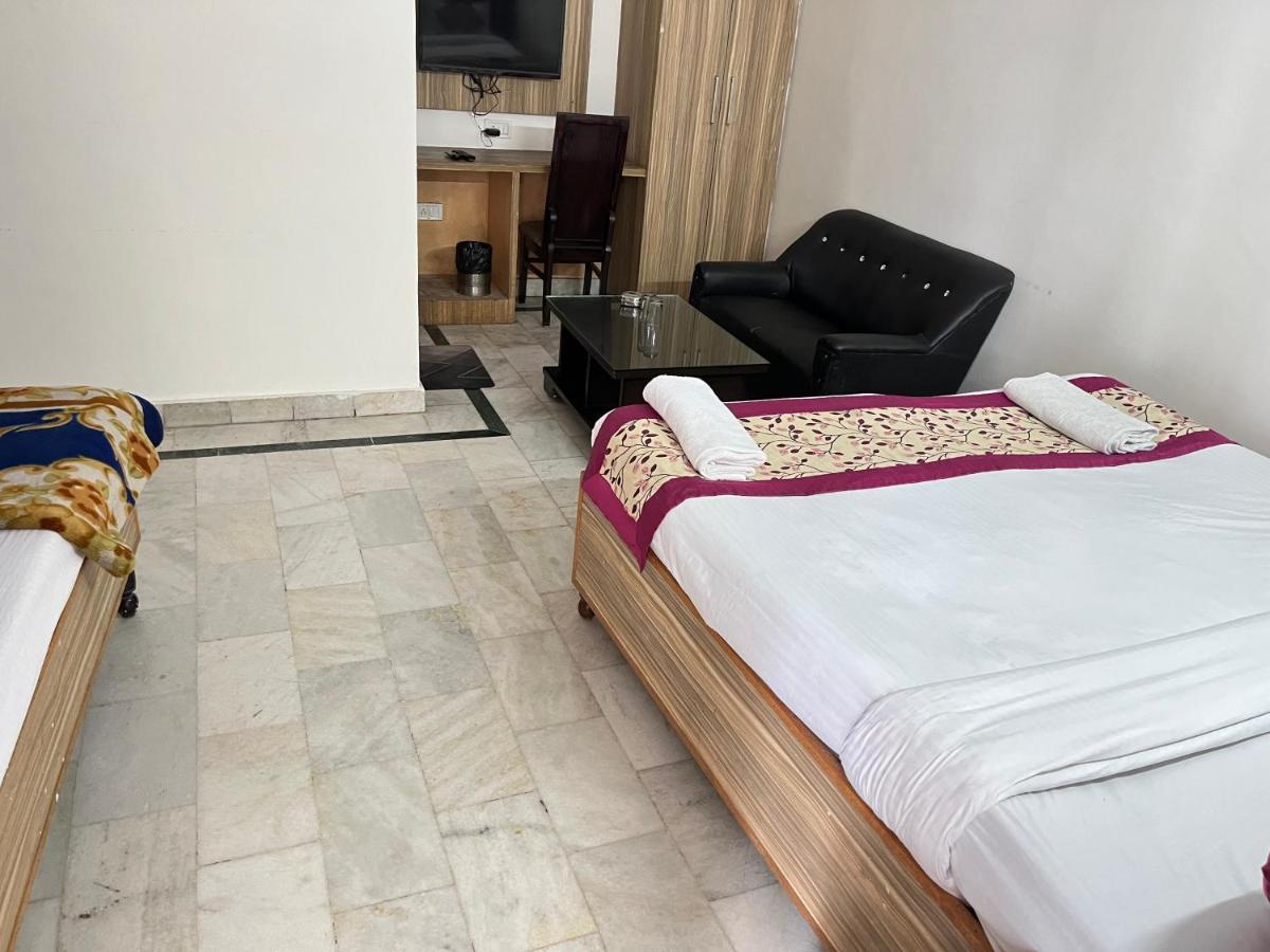 Hotel Star Palace - Near Karol Bagh Metro Δελχί Εξωτερικό φωτογραφία