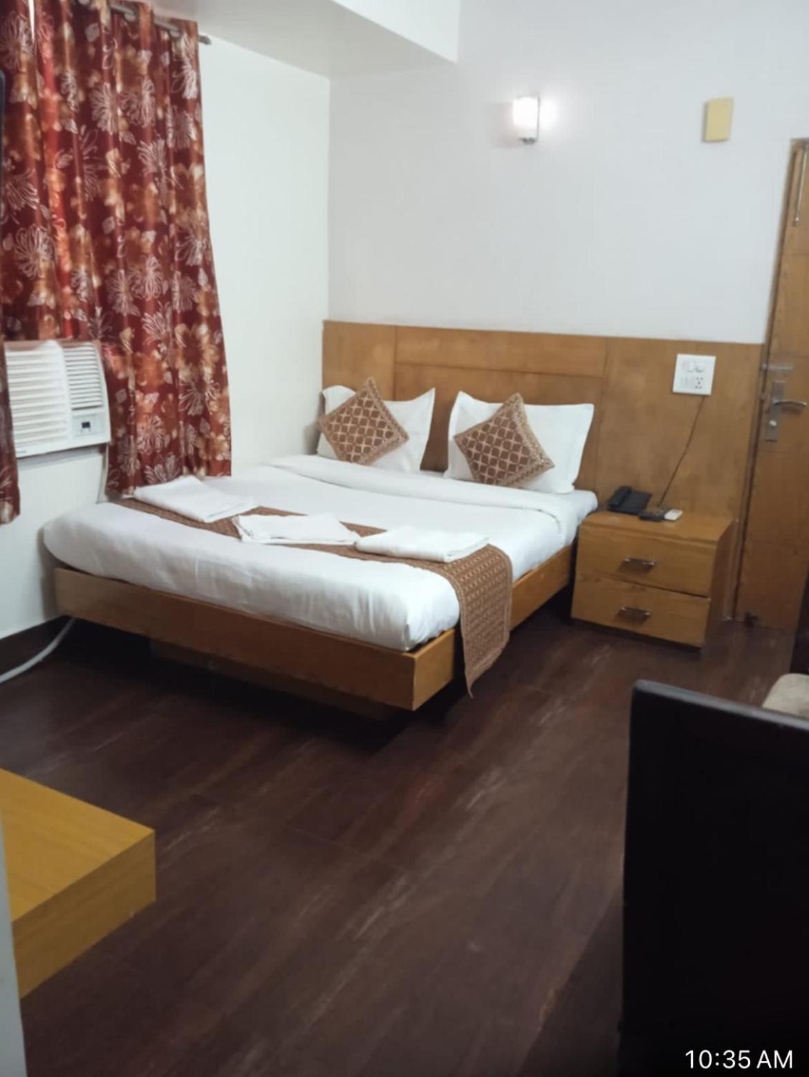 Hotel Star Palace - Near Karol Bagh Metro Δελχί Εξωτερικό φωτογραφία